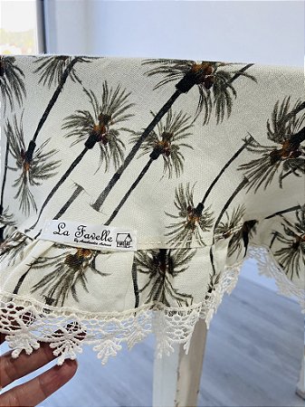 Toalha redonda de linho com renda
