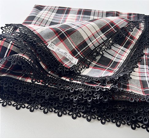 Toalha de mesa retangular xadrez com renda