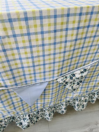 Toalha de mesa xadrez azul com babados