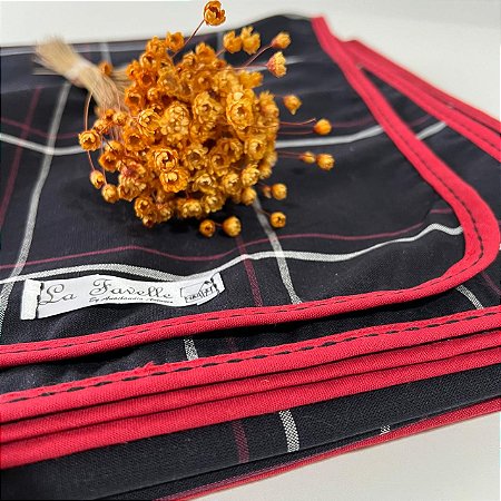 toalha de mesa xadrez preta