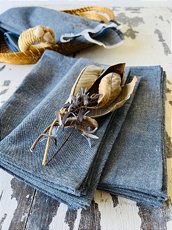 guardanapo de tecido azul jeans