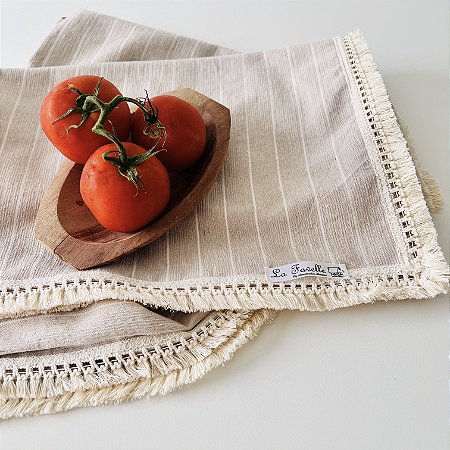 Toalha de mesa tecido sustentável listrado bege