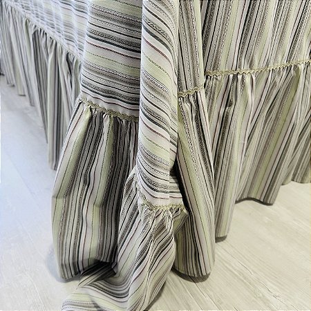 Toalha de mesa com babados 325 x 225 cm