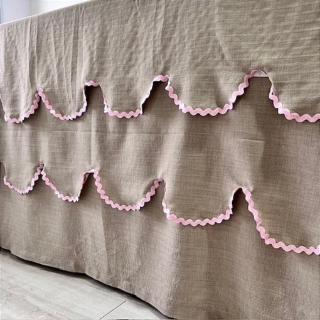 Toalha de mesa festa aniversário com babados 200 x 80 x80 cm