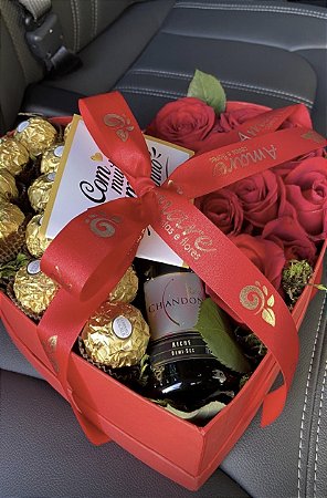 Box Luxo - Rosas - Chandon - Ferrero Rocher