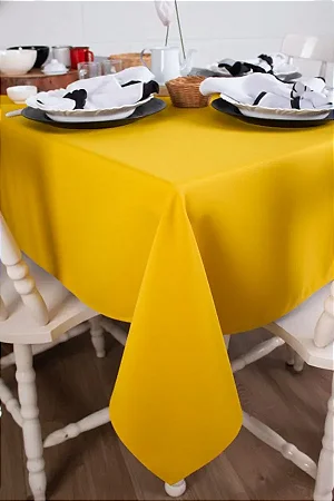 Toalha de Mesa Quadrada em Oxford Amarelo Ouro