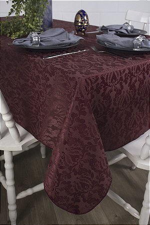 Toalha de Mesa Quadrada em Tecido Jacquard Vinho Marsala Adamascado Tradicional