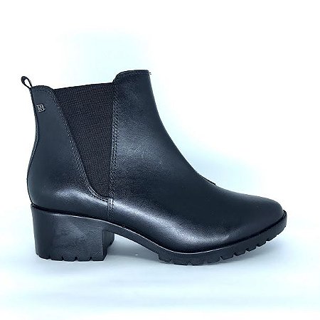 bota tratorada raphaella booz
