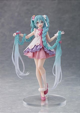 Vocaloid Hatsune Miku (Rapunzel) Wonderland Figure