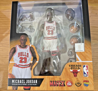 MAFEX No.255 Michael Jordan (Chicago Bulls HOME) (Chicago Bulls)
