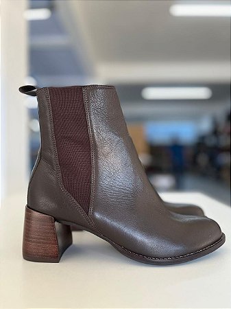 Bota Cano Médio Café / Salto 6