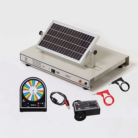 Conjunto energia renovável, energia solar em elétrica, disco de Newton e carro elétrico