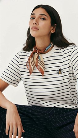 T-shirt Listrada com aplique Abelha