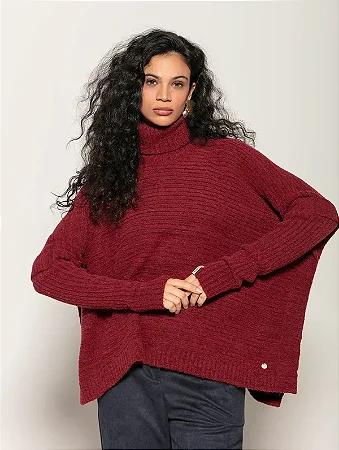 Capa oversized com mangas removíveis e gola alta