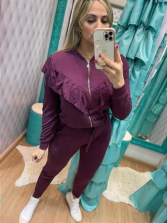 Conjunto fucsia de ziper e babados na jaqueta