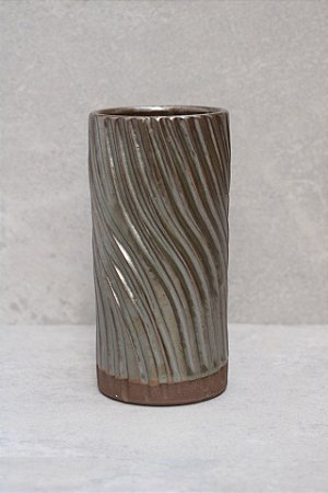 [20% DE DESCONTO] Vaso Decorativo Tronco Oliva Dark (1 unidade)