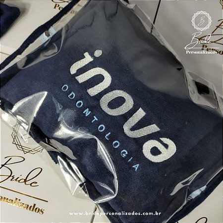 Travesseiro Azul Marinho Personalizada com logomarca bordada com capa