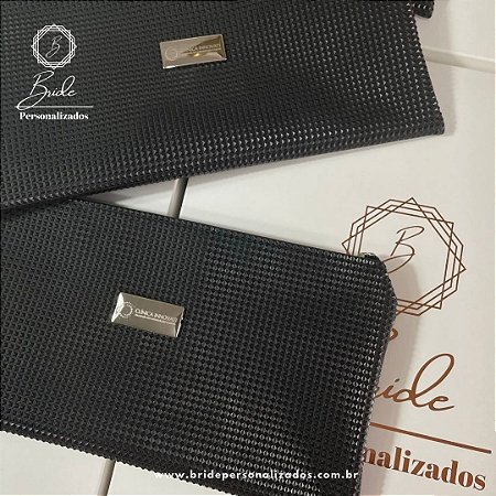Necessaire Clutch Texturizada Preta Personalizada com plaquinha gravada a laser