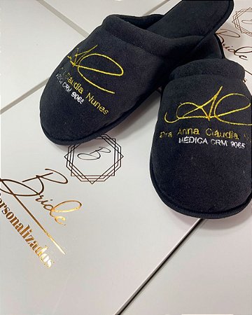 Pantufa aveludada Preta Personalizada com Logomarca bordada