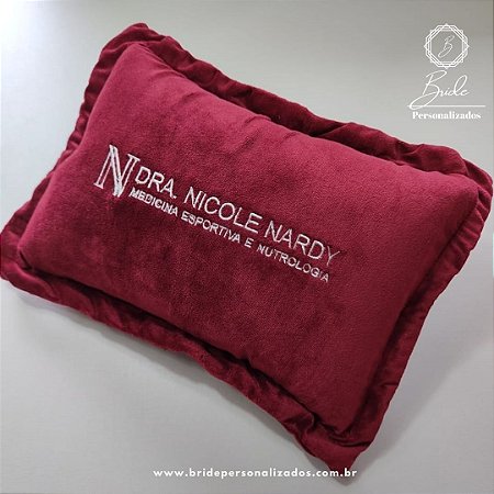 Travesseiro Vinho/Marsala personalizado com logomarca bordada