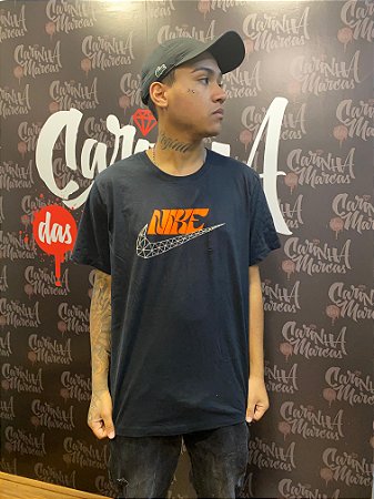 Camiseta Nike Masculina Sportswear- Preta HF0479