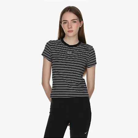 Camiseta Nike Feminina Sportswear Chill Knit- Preta HF9524