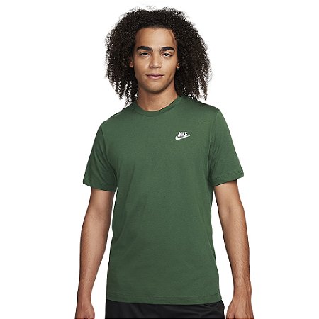Camiseta Nike Masculina Sportswear Club - Verde  AR4997