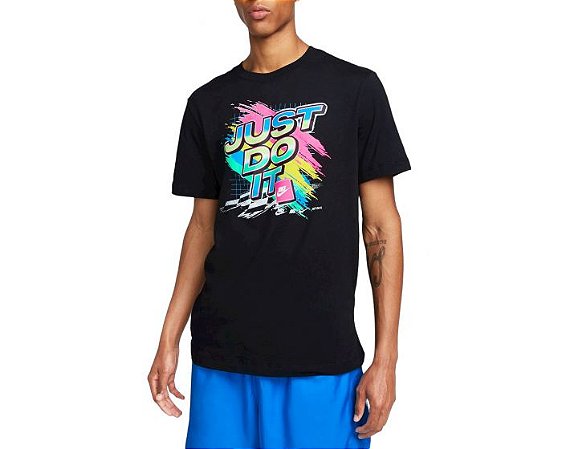 Camiseta Nike Masculina Sportswear Preta - FJ2110