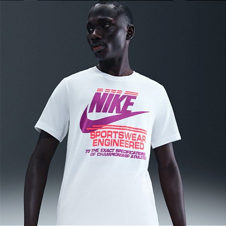 Camiseta Nike Masculina Sportswear 6MO Futura - Branca/roxo HQ9157101