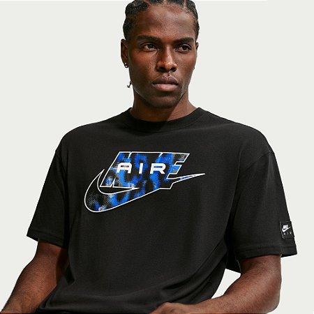 Camiseta Nike Masculina Sportswear Air AOP-Preta IR4974010