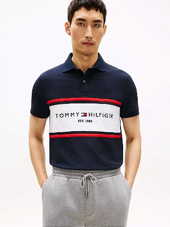 Polo Tommy Hilfiger Masculina  Logo Block - Azul Marinho / Branca  XM07644401