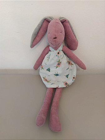 Coelha com Vestido