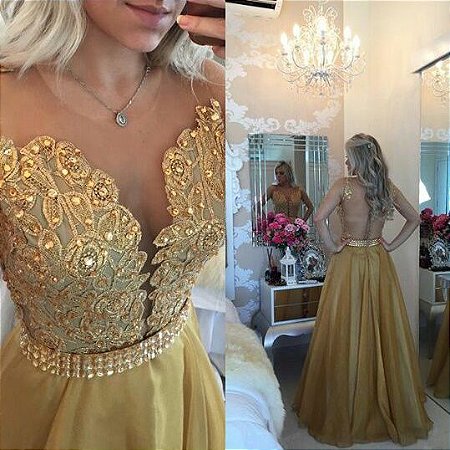 vestido dourado bordado
