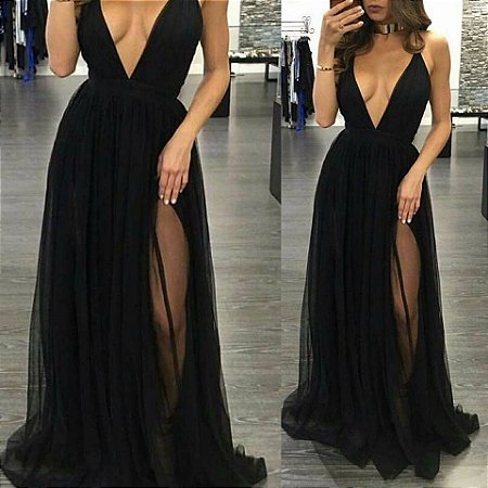 vestido preto com decote em v