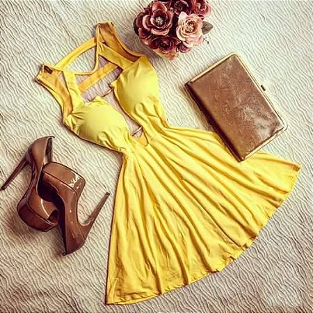 vestido de tule amarelo