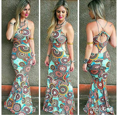 vestido longo estampado decotado