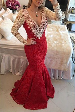 vestido vermelho com calda