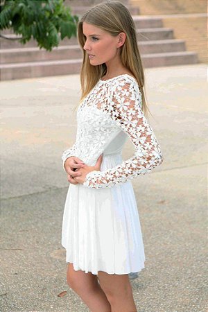 vestido branco renda curto manga longa