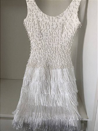 vestido branco de franja