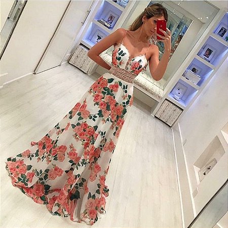 vestido florido com fundo branco