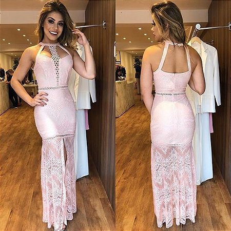 vestido de renda com fenda na frente