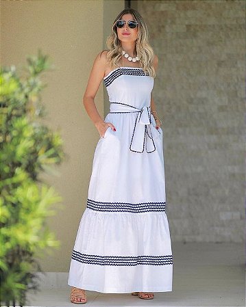 vestido longo azul e branco