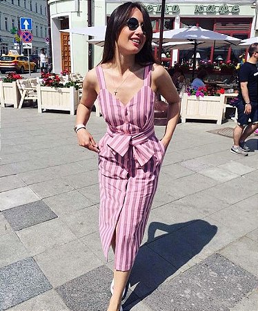 vestido listrado rosa