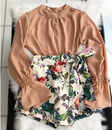 conjunto de saia e blusa de manga comprida