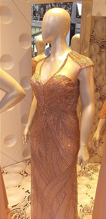 vestidos bordados a mão com pedrarias