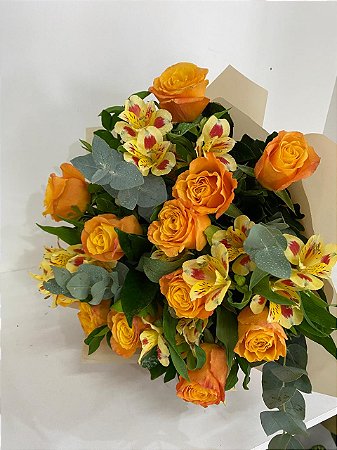 Buquê de Rosas e Astromélias