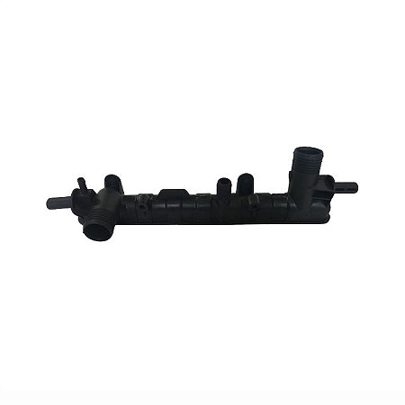 Caixa de Radiador Ford Escort / Volkswagen Logus Pointer Sem Ar Com Bico