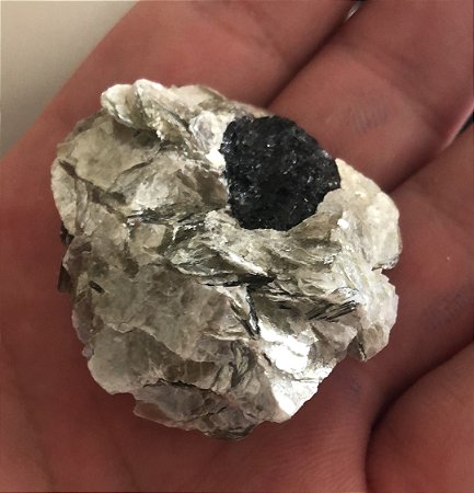 Pedra Mica Esverdeada (unidade de 30g a 39g)