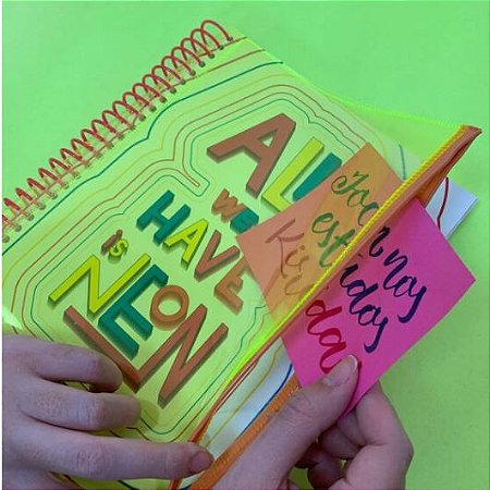 CADERNO UNIVERSAL NEON