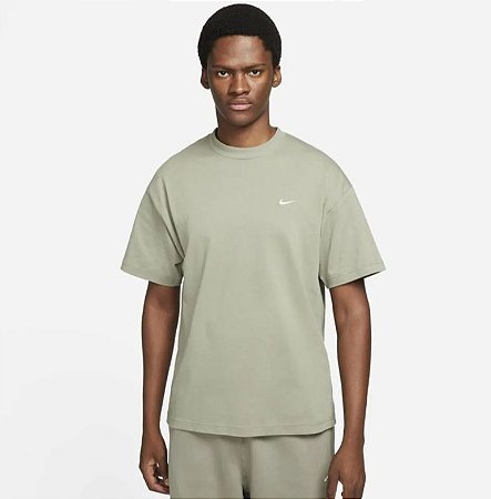 camiseta nikelab essentials